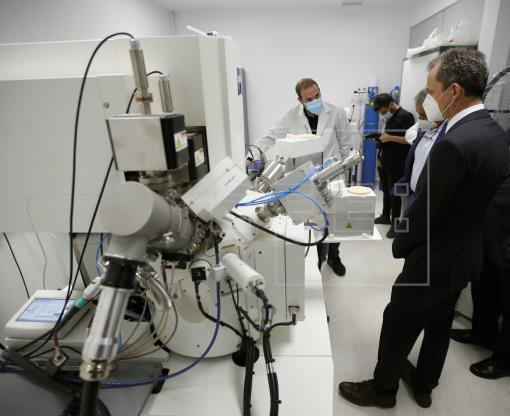 Inaugurado el criomicroscopio del CSIC en el CNB (Tomography, SPA,Correlative, SXT)